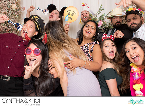 20110 - Cynthia + Khoi Wedding Photobooth 2022
