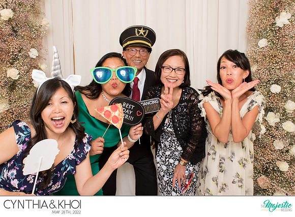 20040 - Cynthia + Khoi Wedding Photobooth 2022