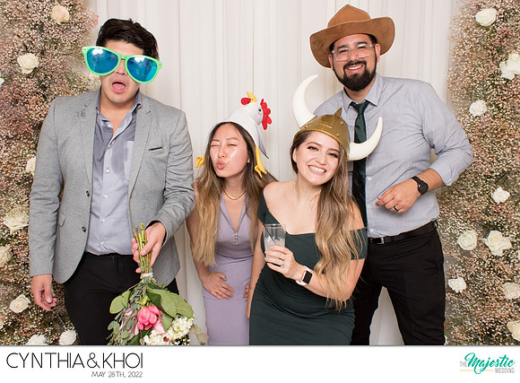 20360 - Cynthia + Khoi Wedding Photobooth 2022