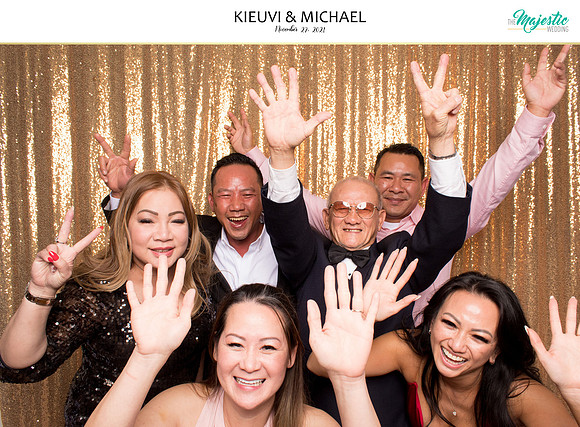 20277 - KieuVi + Michael Wedding Photobooth 2021