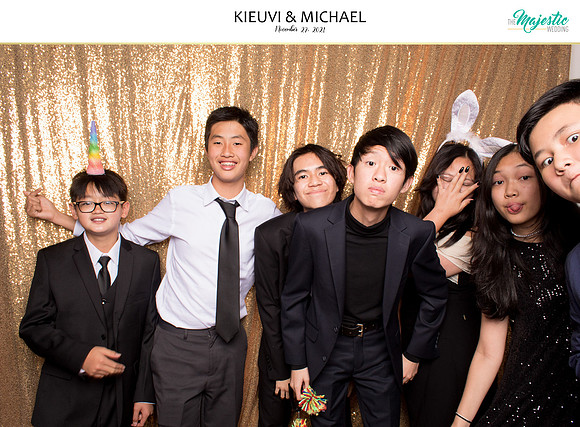 20017 - KieuVi + Michael Wedding Photobooth 2021
