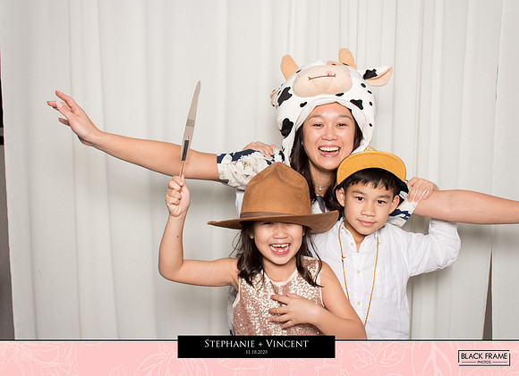 20360 - Stephanie + Vincent Wedding Photobooth 2023