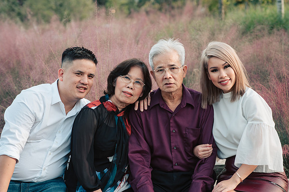 10967 - Cici Vu Family Portrait 2018