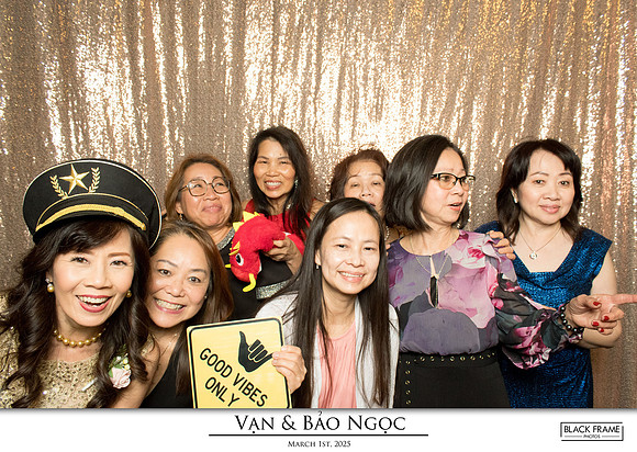 60194 - Bao-Ngoc + Van Wedding Photobooth 2025