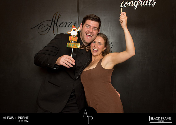 70039 - Alexis + Prent Wedding Photobooth 2024