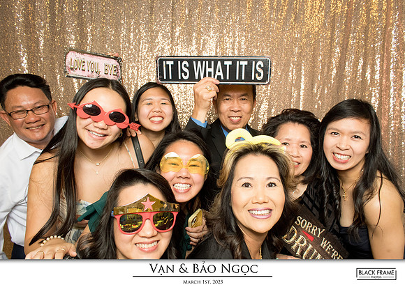 60076 - Bao-Ngoc + Van Wedding Photobooth 2025