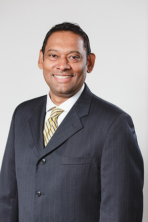 10020 - ZT Wealth Headshots 3
