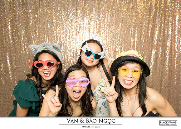 60038 - Bao-Ngoc + Van Wedding Photobooth 2025