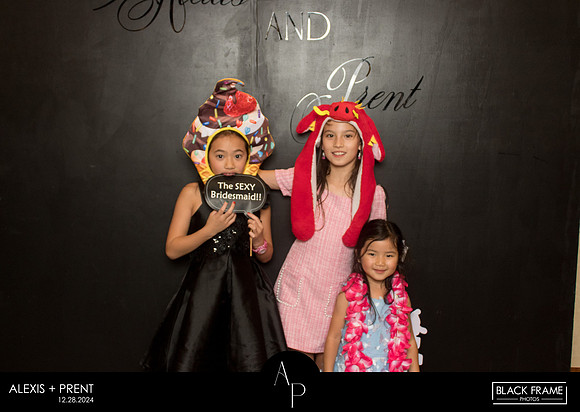 70194 - Alexis + Prent Wedding Photobooth 2024