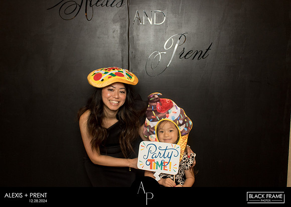 70016 - Alexis + Prent Wedding Photobooth 2024