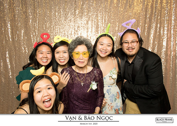 60030 - Bao-Ngoc + Van Wedding Photobooth 2025
