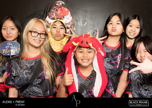70000 - Alexis + Prent Wedding Photobooth 2024