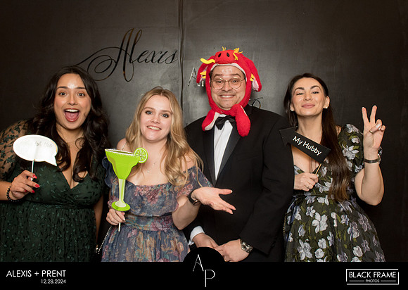 70070 - Alexis + Prent Wedding Photobooth 2024
