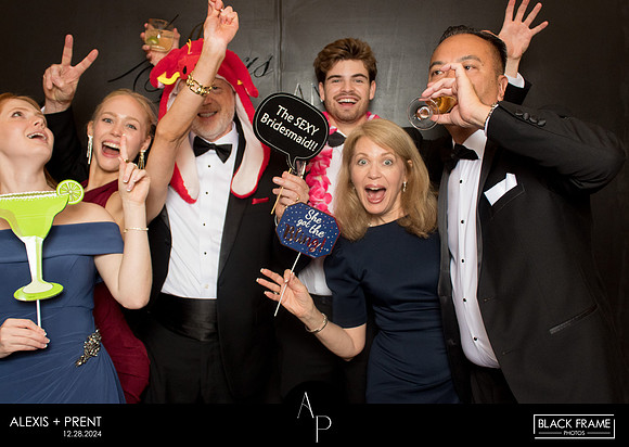 70158 - Alexis + Prent Wedding Photobooth 2024
