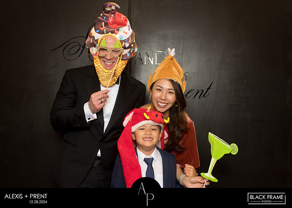70021 - Alexis + Prent Wedding Photobooth 2024