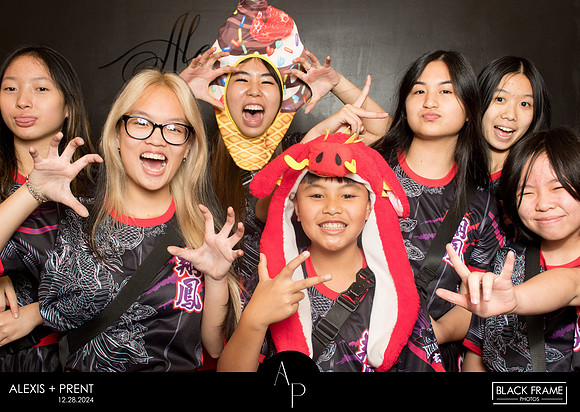 70002 - Alexis + Prent Wedding Photobooth 2024