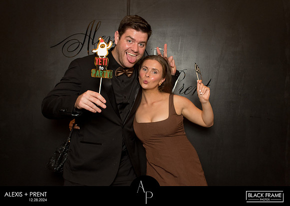 70040 - Alexis + Prent Wedding Photobooth 2024