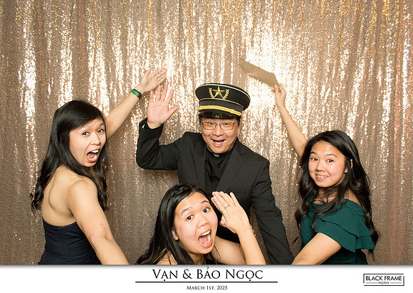 60198 - Bao-Ngoc + Van Wedding Photobooth 2025