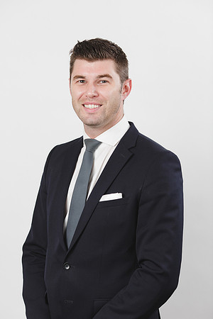 10102 - ZT Wealth Headshots 3