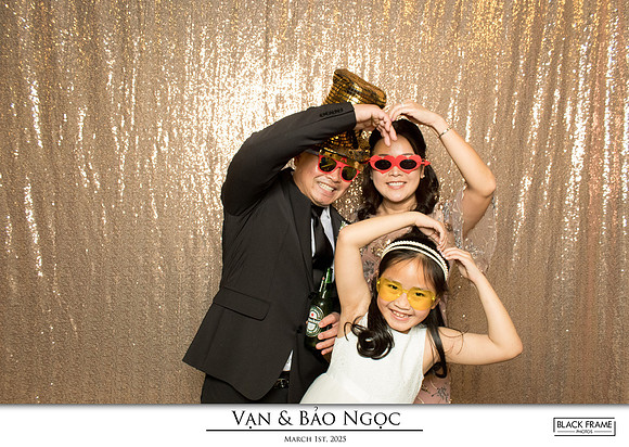 60049 - Bao-Ngoc + Van Wedding Photobooth 2025