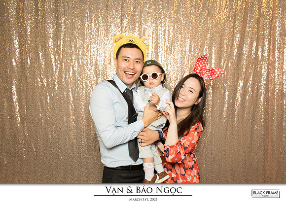 60073 - Bao-Ngoc + Van Wedding Photobooth 2025