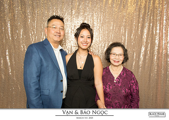60051 - Bao-Ngoc + Van Wedding Photobooth 2025