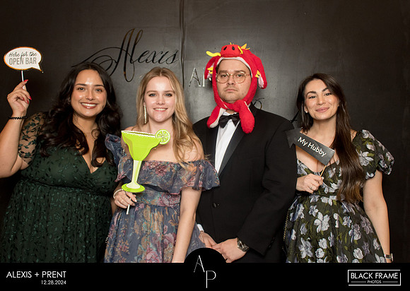 70069 - Alexis + Prent Wedding Photobooth 2024