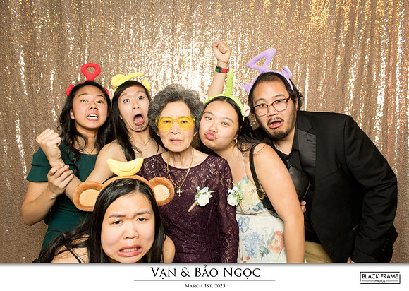 60031 - Bao-Ngoc + Van Wedding Photobooth 2025