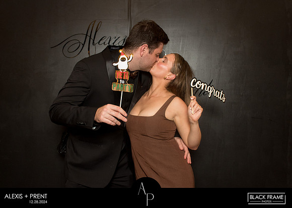 70041 - Alexis + Prent Wedding Photobooth 2024