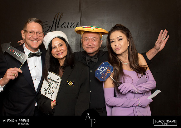 70064 - Alexis + Prent Wedding Photobooth 2024