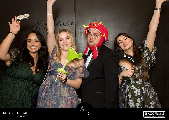 70071 - Alexis + Prent Wedding Photobooth 2024