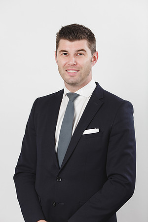 10105 - ZT Wealth Headshots 3