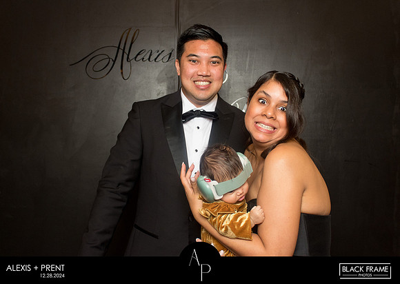 70047 - Alexis + Prent Wedding Photobooth 2024