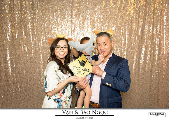 60070 - Bao-Ngoc + Van Wedding Photobooth 2025