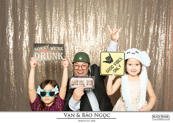 60220 - Bao-Ngoc + Van Wedding Photobooth 2025