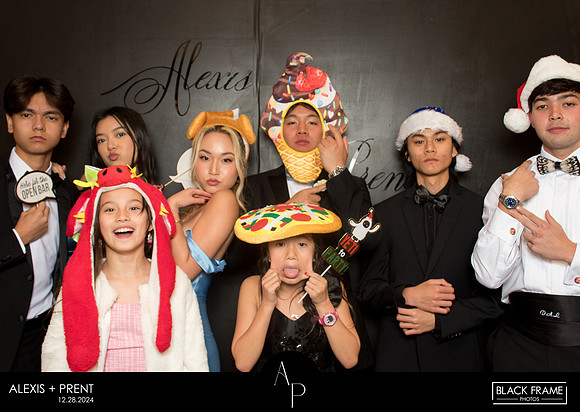 70077 - Alexis + Prent Wedding Photobooth 2024