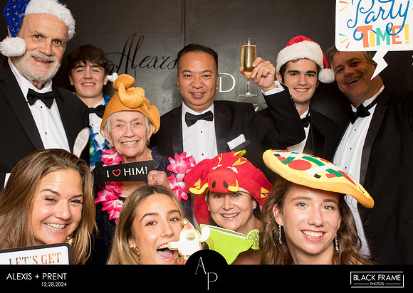 70135 - Alexis + Prent Wedding Photobooth 2024