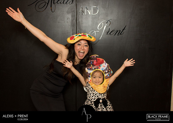70017 - Alexis + Prent Wedding Photobooth 2024