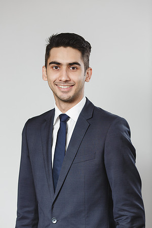 10100 - ZT Wealth Headshots 3