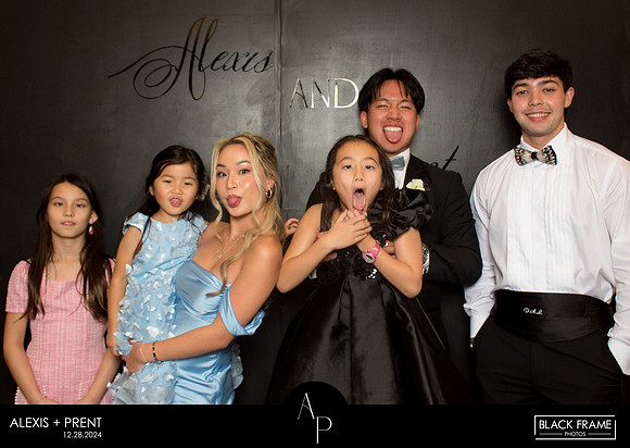 70199 - Alexis + Prent Wedding Photobooth 2024